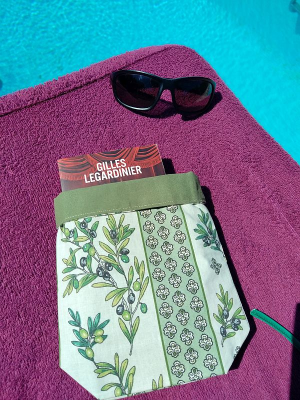 Coffret Trousse imperméable + pochette à livre Olives miniature 3