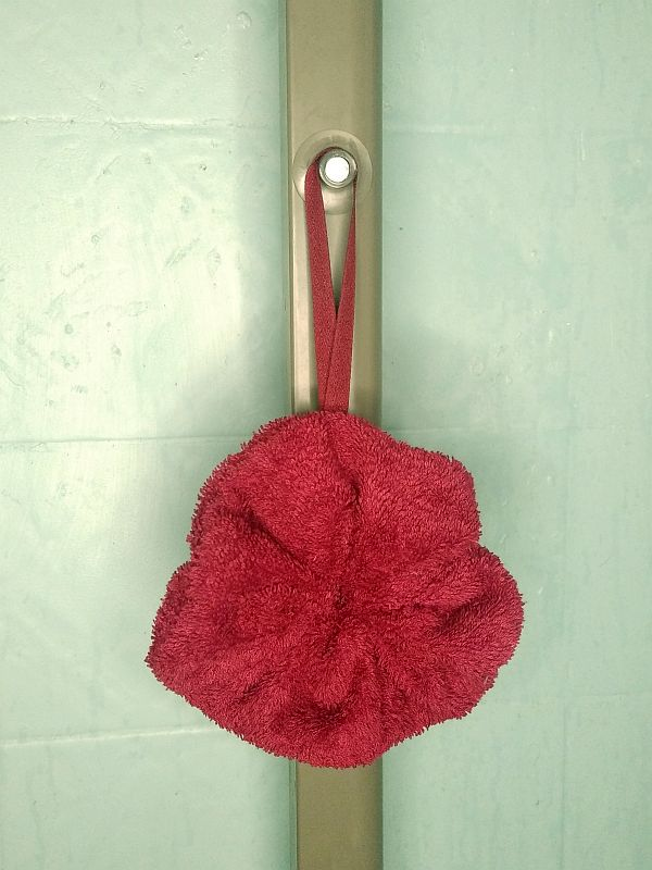 Fleur de douche lavable éponge grenat miniature 2