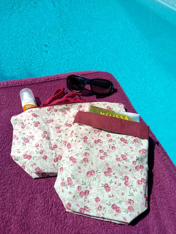Coffret Trousse imperméable + pochette à livre Mini roses miniature 2