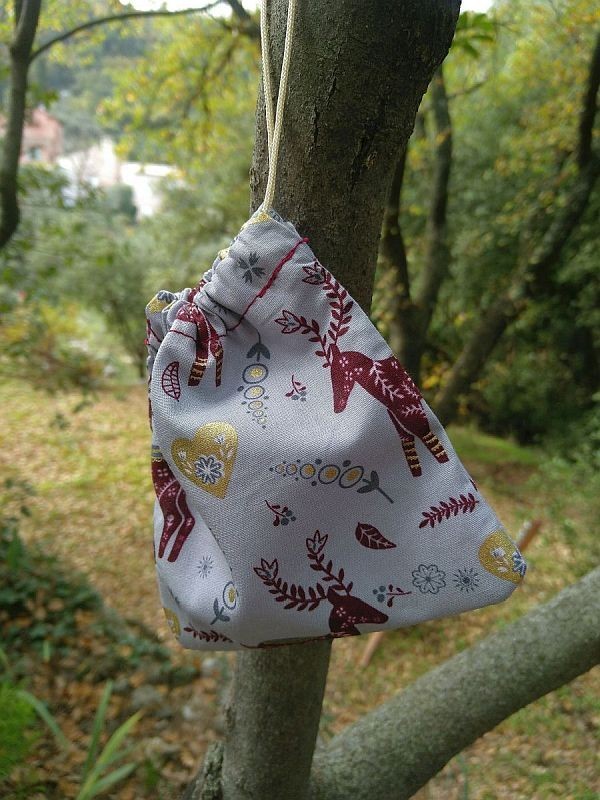 Sac cadeau Noël en tissu réutilisable motif rennes miniature 2