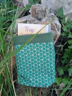 Pochette à livre verte miniature 1