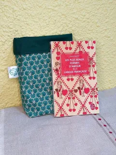 Pochette à livre verte miniature 2