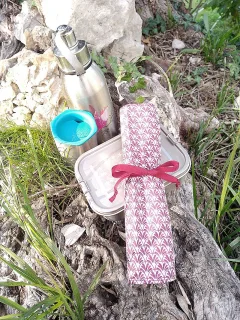 Etui couverts et serviette éventails bordeaux (à l'unité) miniature 2