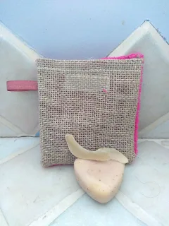Gantounette grenat/jute gommage sauvetage restes de savon miniature 1
