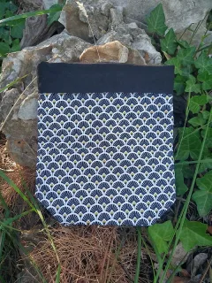 Pochette à livre noire miniature 5