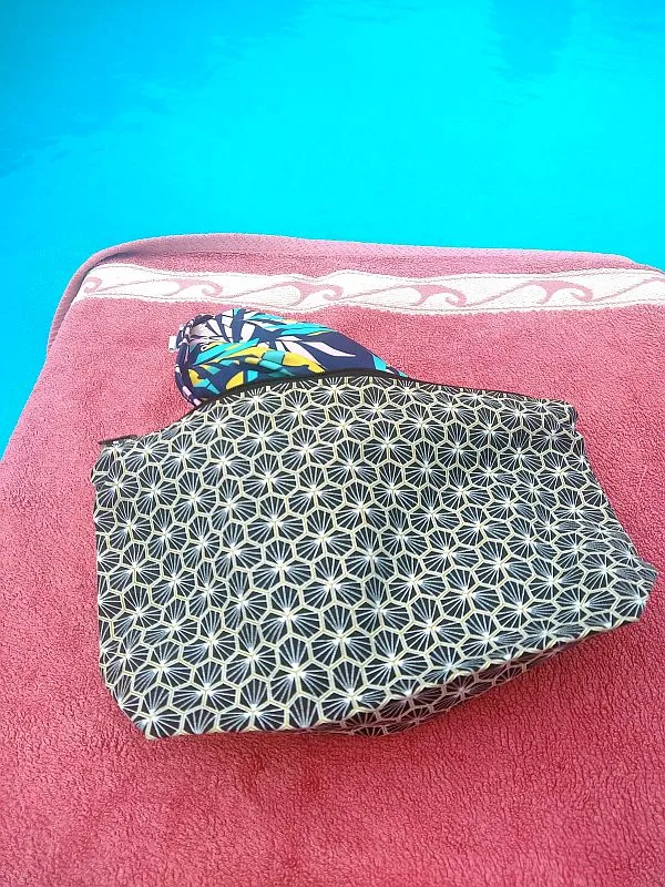 Trousse imperméable maillot mouillé noire