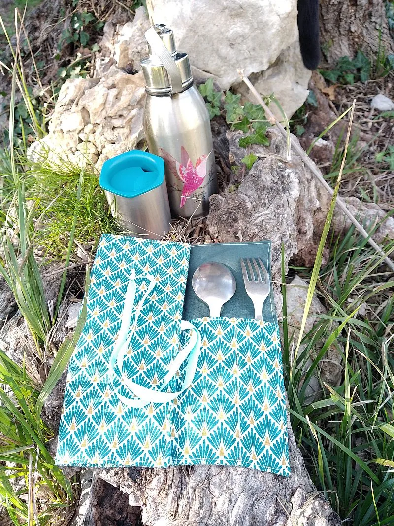 Etui couverts et serviette bleu flammes (à l'unité) – photo 1