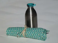 Etui couverts et serviette vert géométrique (à l'unité) miniature 3